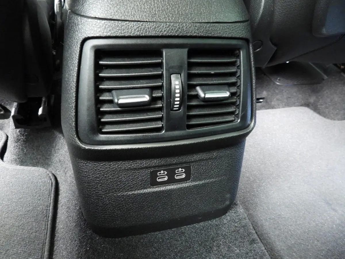 225xe | LED | Navigatie | Sportstoelen | Stoelverwarming | Keyles go | DAB | Hifi speakers | Alu 18 inch