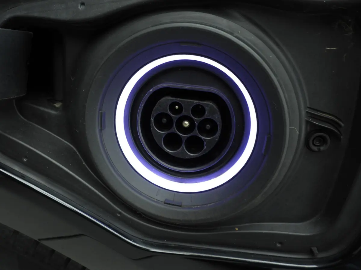 225xe | LED | Navigatie | Sportstoelen | Stoelverwarming | Keyles go | DAB | Hifi speakers | Alu 18 inch
