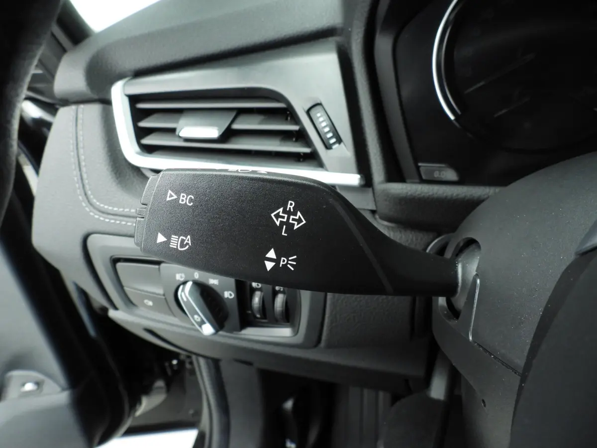 225xe | LED | Navigatie | Sportstoelen | Stoelverwarming | Keyles go | DAB | Hifi speakers | Alu 18 inch