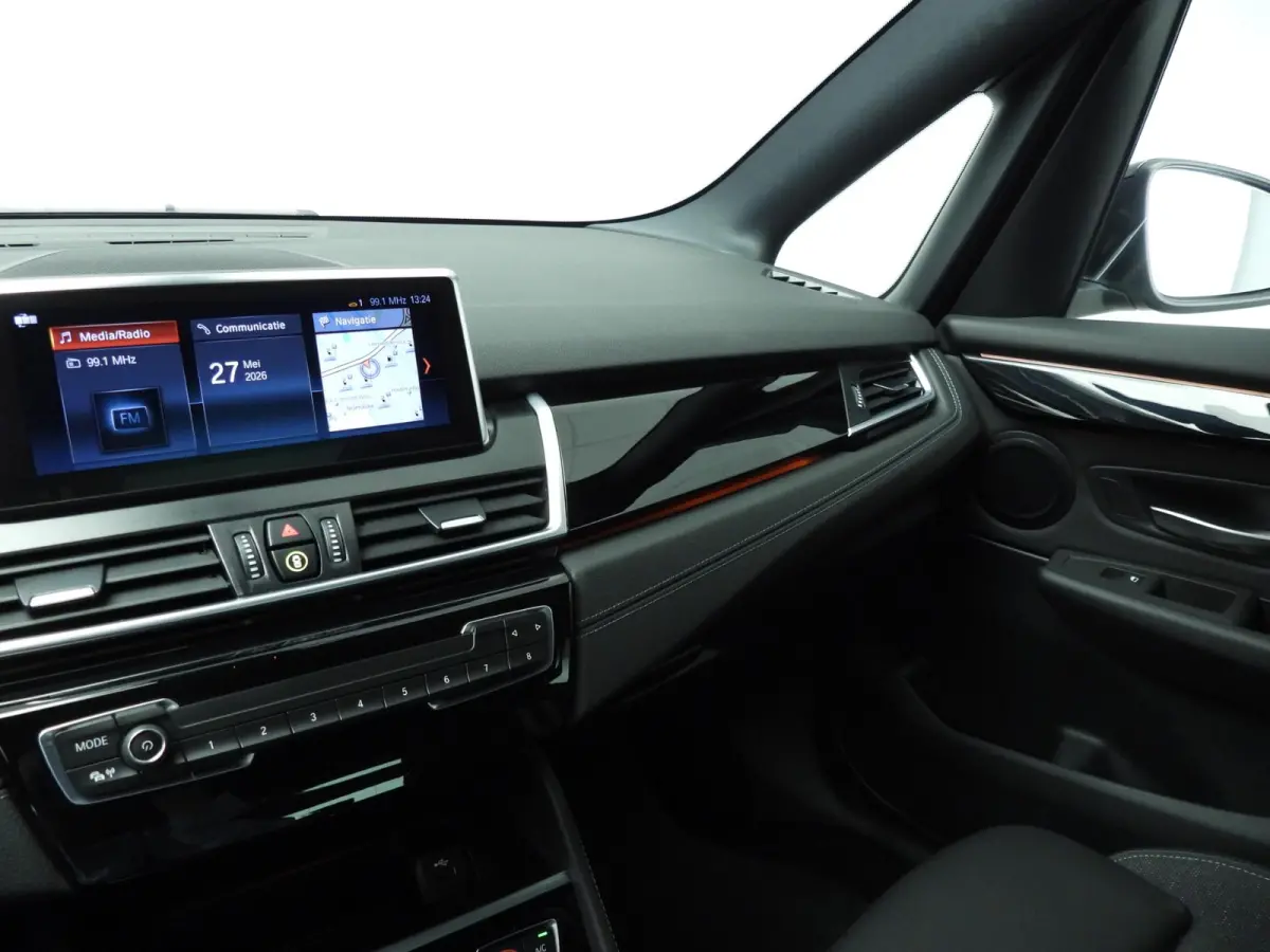 225xe | LED | Navigatie | Sportstoelen | Stoelverwarming | Keyles go | DAB | Hifi speakers | Alu 18 inch