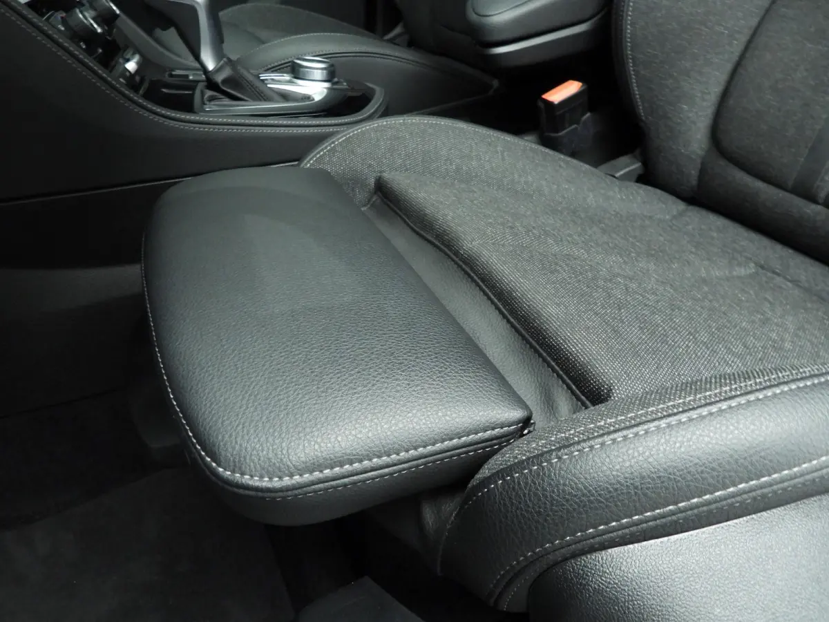 225xe | LED | Navigatie | Sportstoelen | Stoelverwarming | Keyles go | DAB | Hifi speakers | Alu 18 inch