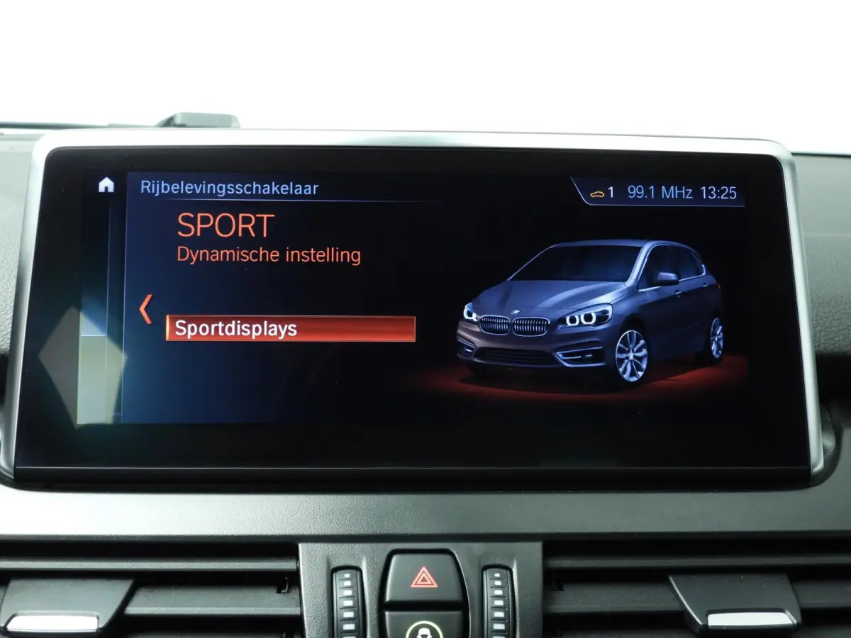 225xe | LED | Navigatie | Sportstoelen | Stoelverwarming | Keyles go | DAB | Hifi speakers | Alu 18 inch
