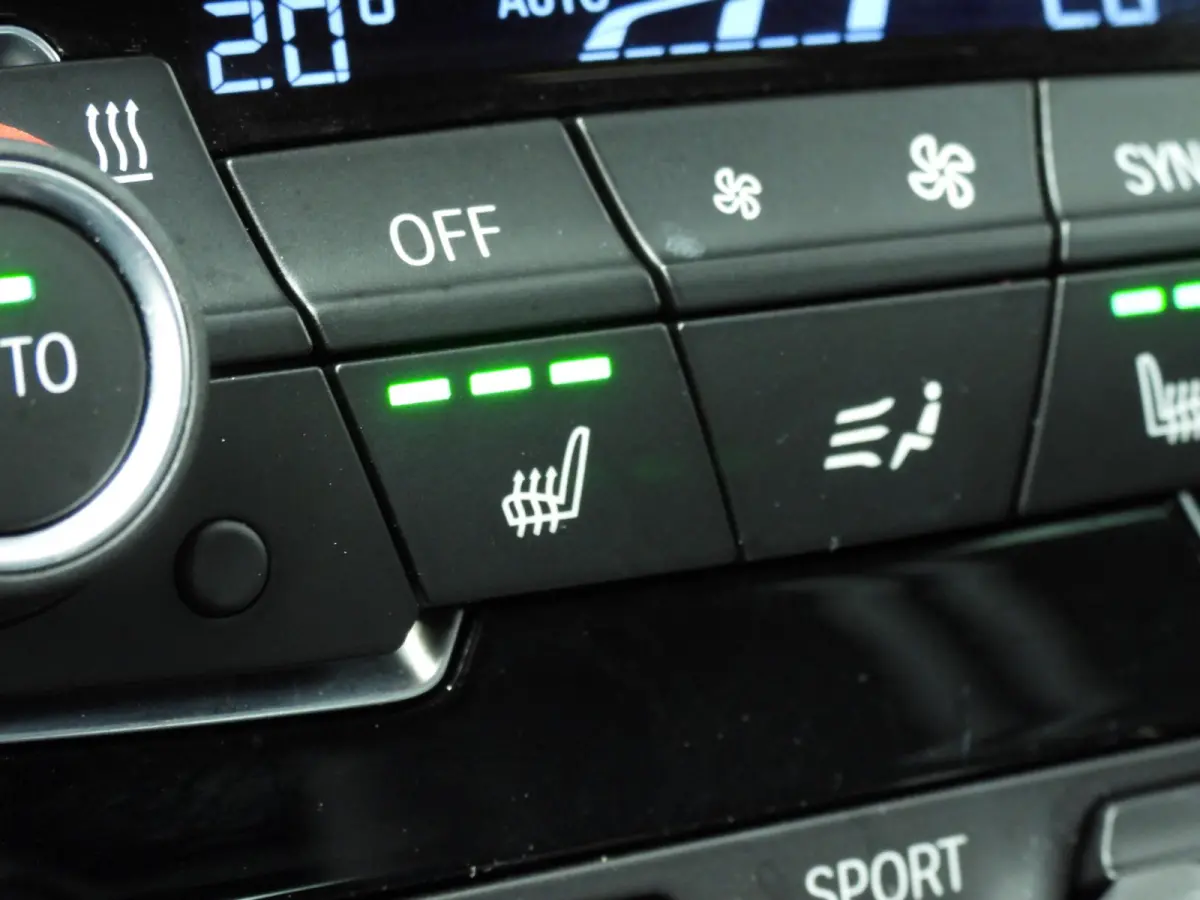 225xe | LED | Navigatie | Sportstoelen | Stoelverwarming | Keyles go | DAB | Hifi speakers | Alu 18 inch
