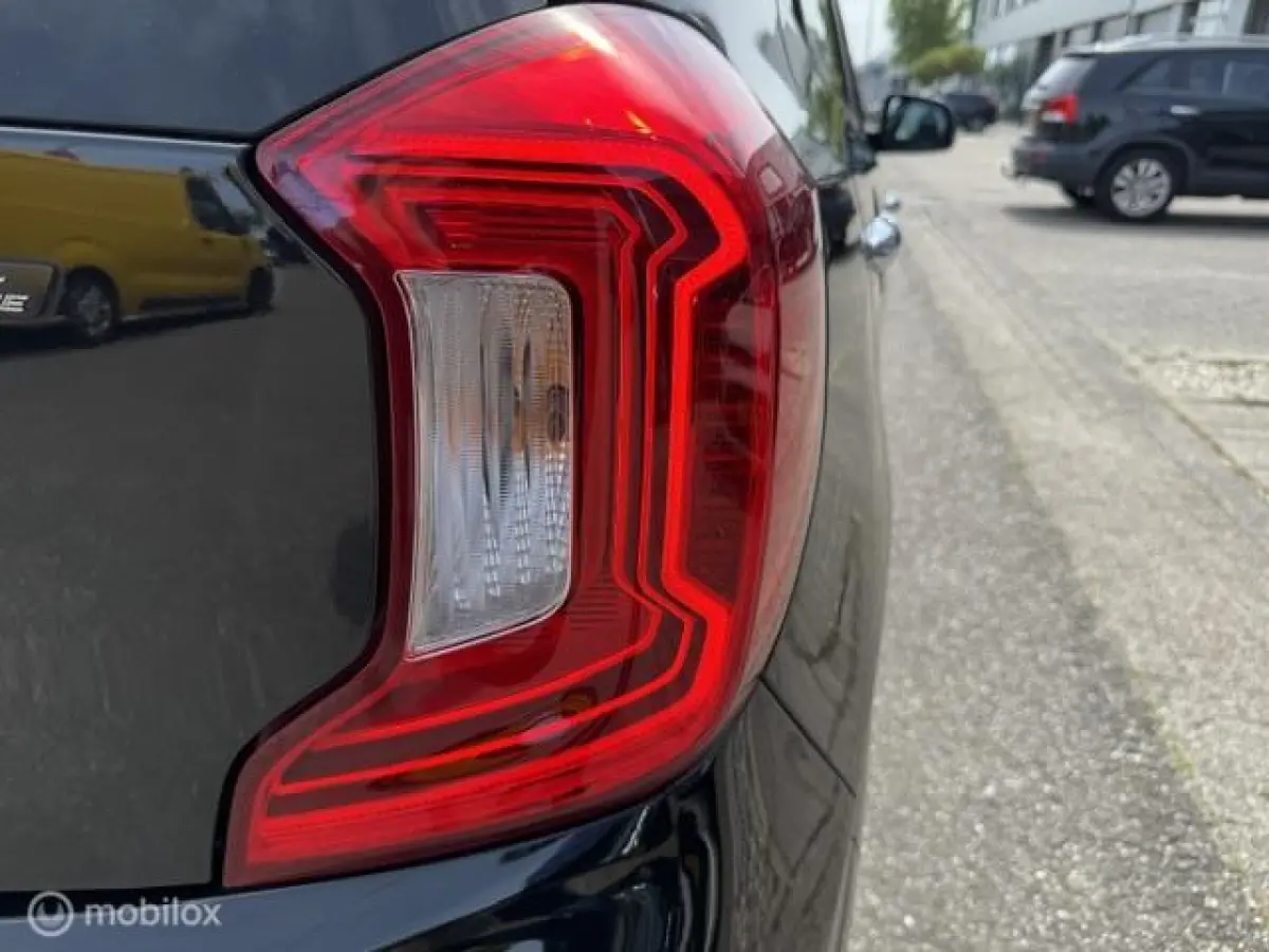 1.0 DPi GT-Line , GT Interieur , GT Voor- & Achter bumpers , Navigatie & Camera , Bluetooth , Apple carplay & Android auto, Speciale sportive uitvoering