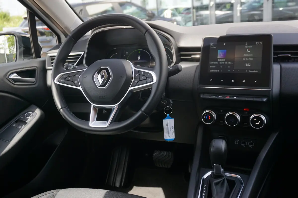 1.6 E-Tech Hybrid 145 Equilibre
