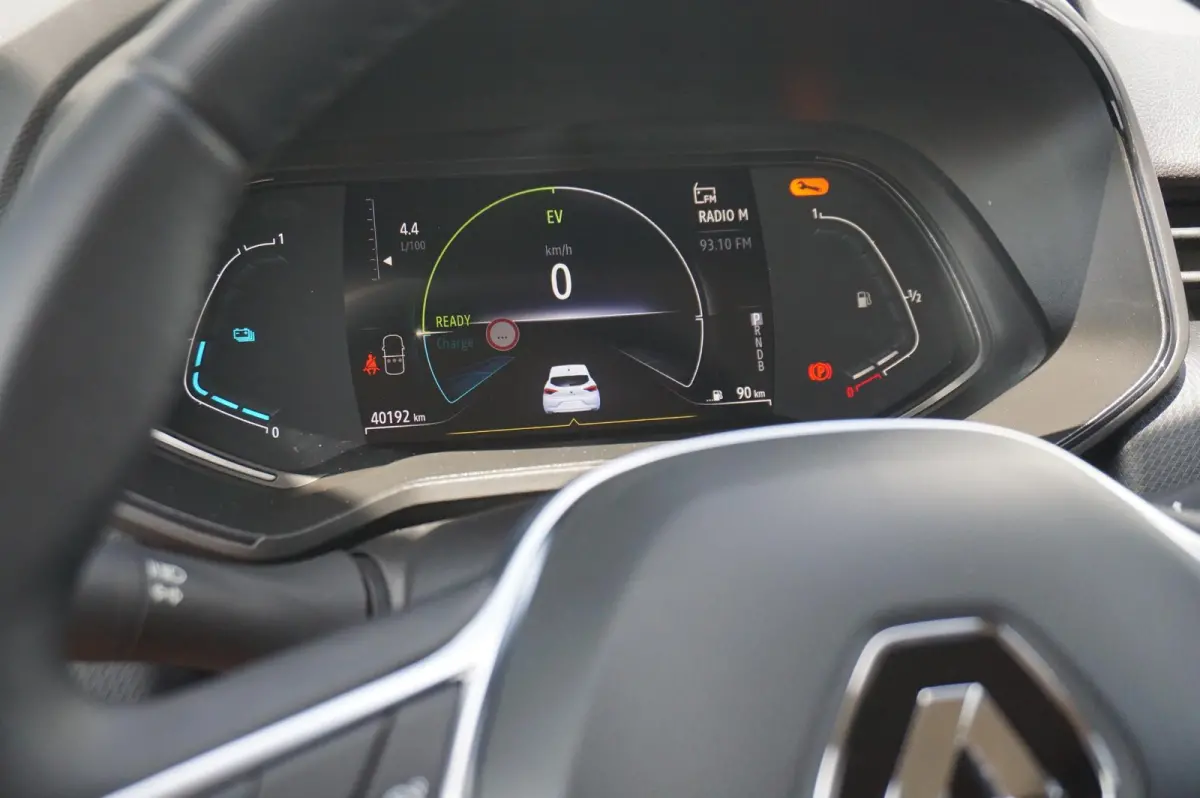 1.6 E-Tech Hybrid 145 Equilibre