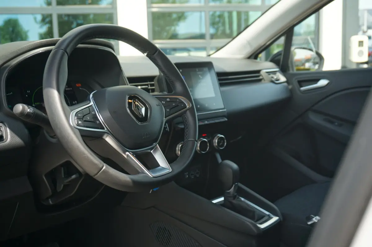 1.6 E-Tech Hybrid 145 Equilibre