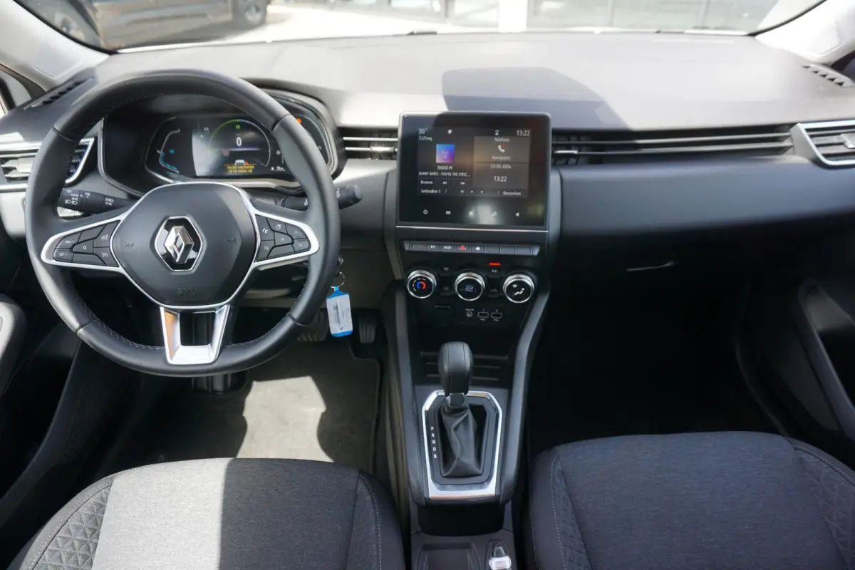 1.6 E-Tech Hybrid 145 Equilibre