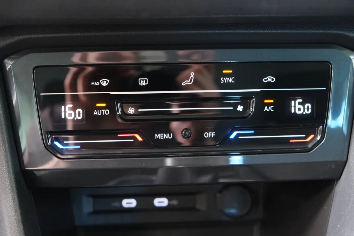 1.5 TSI Life - N.A.P. Airco, Cruise, Navi, PDC, Carplay, Trekhaak.