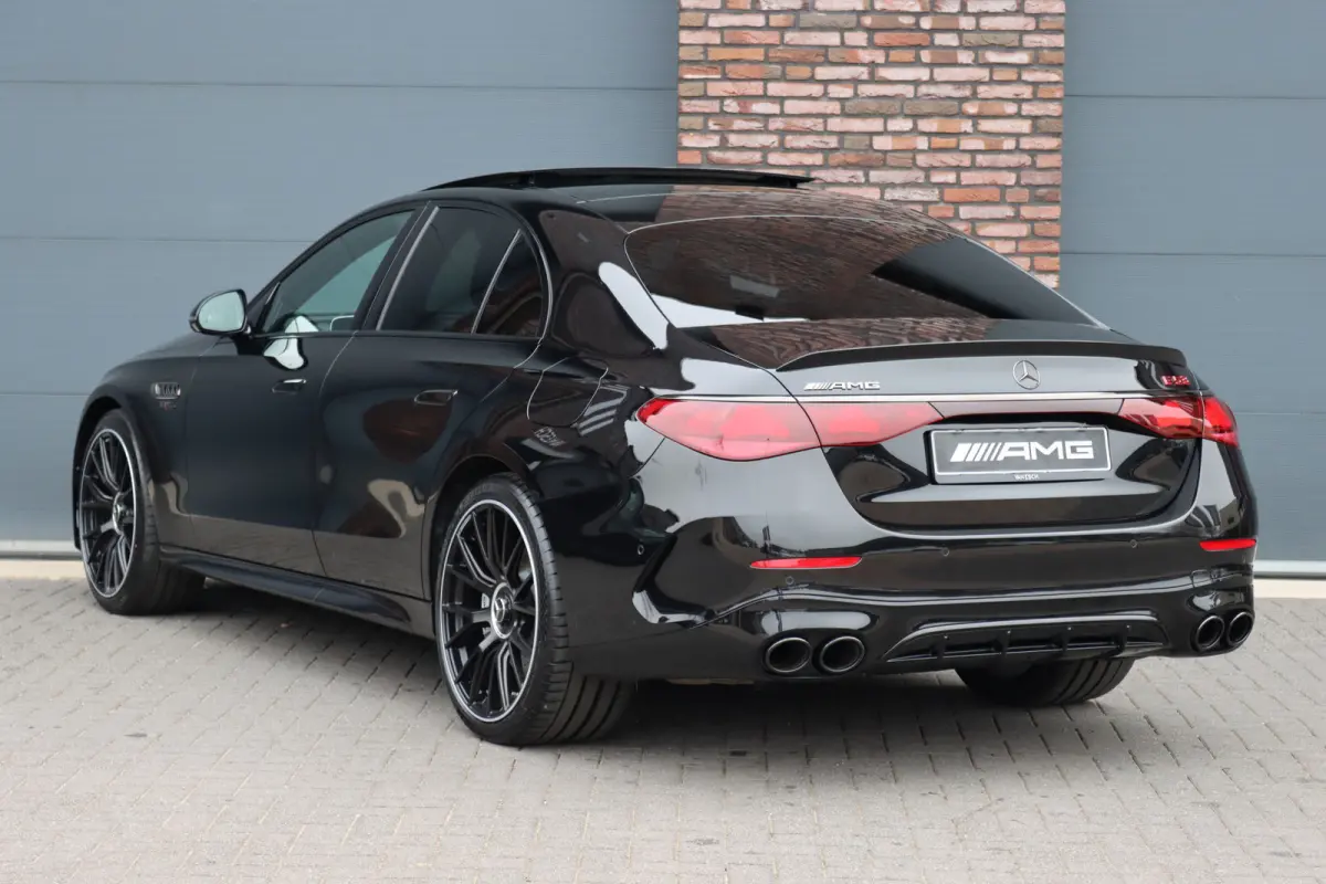 AMG 53 4MATIC+ Premium | 585pk | Hyperscreen | Achterasbesturing | Distronic | Burmester | HUD | Digital Light | Stoelverwarming | Surround Camera | Keyless Go |