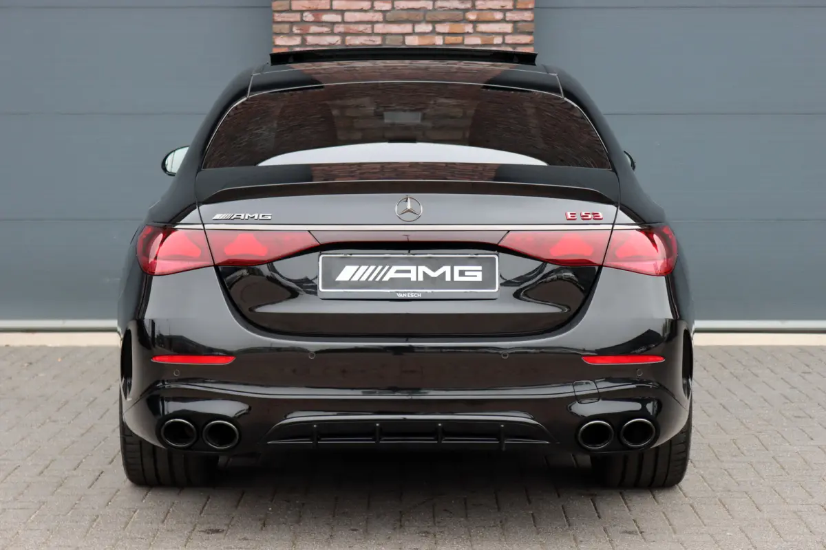 AMG 53 4MATIC+ Premium | 585pk | Hyperscreen | Achterasbesturing | Distronic | Burmester | HUD | Digital Light | Stoelverwarming | Surround Camera | Keyless Go |