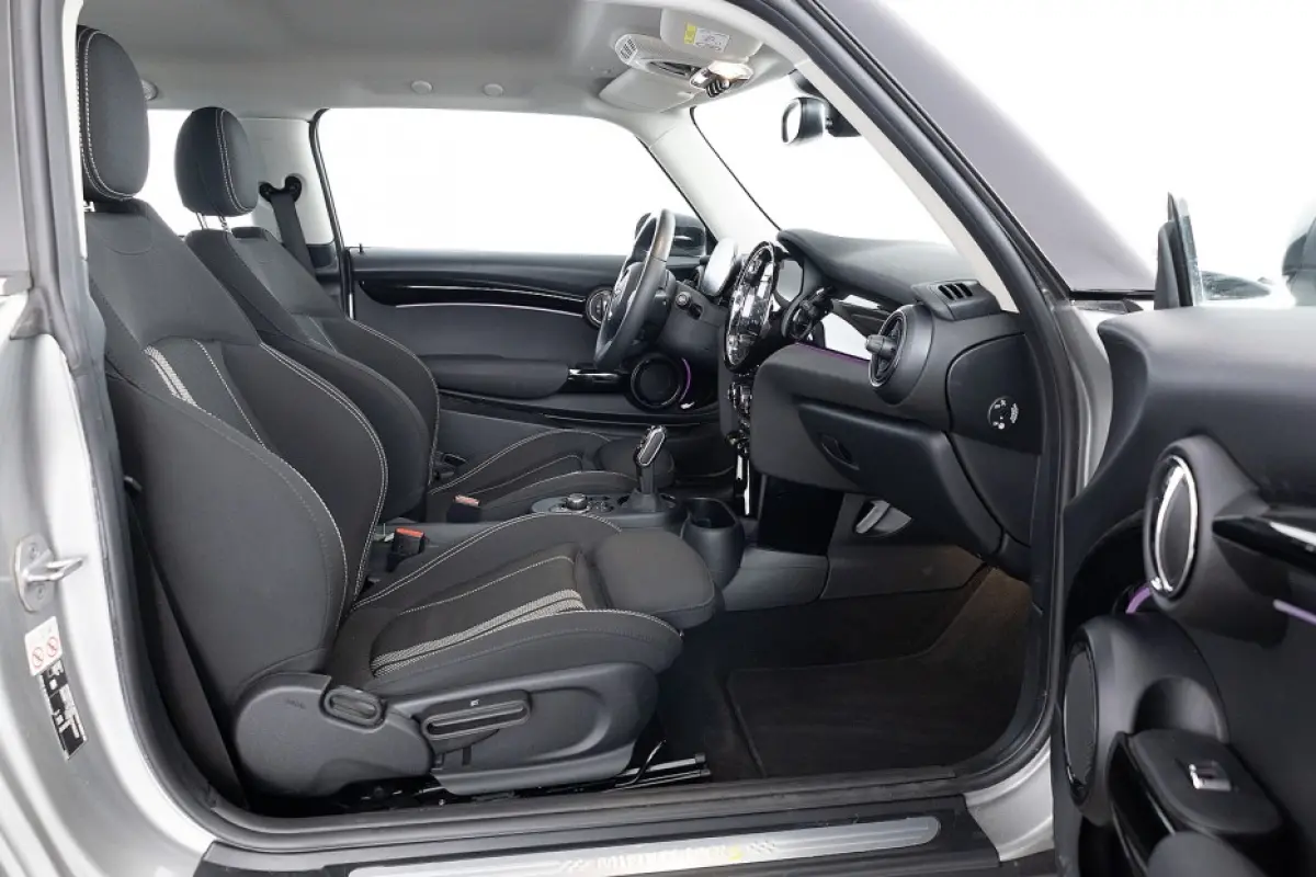 Mini SE 33 kWh | Sportstoelen | Full LED | NAVI | ECC | SOH: 99% |