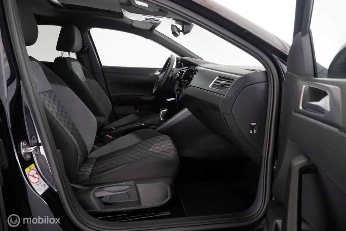 1.0 TSI Automaat R-Line pano|led|dab|pdc|lmv17