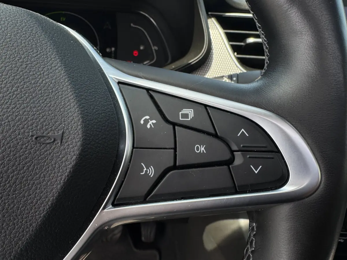 1.6 E-Tech Hybrid 145 Intens TREKHAAK / PANO / LEDER / LED / CARPLAY / STOELVERW. / ELEKTR STOEL / CRUISE / CAMERA