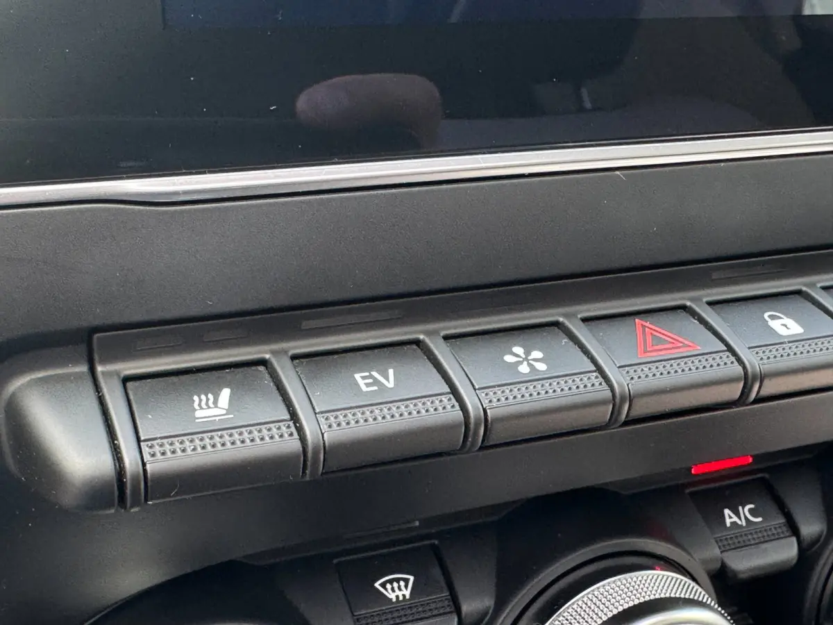 1.6 E-Tech Hybrid 145 Intens TREKHAAK / PANO / LEDER / LED / CARPLAY / STOELVERW. / ELEKTR STOEL / CRUISE / CAMERA