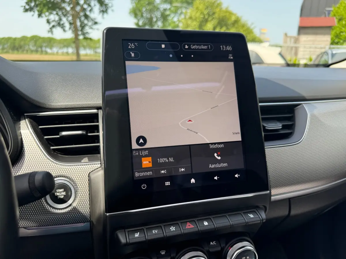 1.6 E-Tech Hybrid 145 Intens TREKHAAK / PANO / LEDER / LED / CARPLAY / STOELVERW. / ELEKTR STOEL / CRUISE / CAMERA