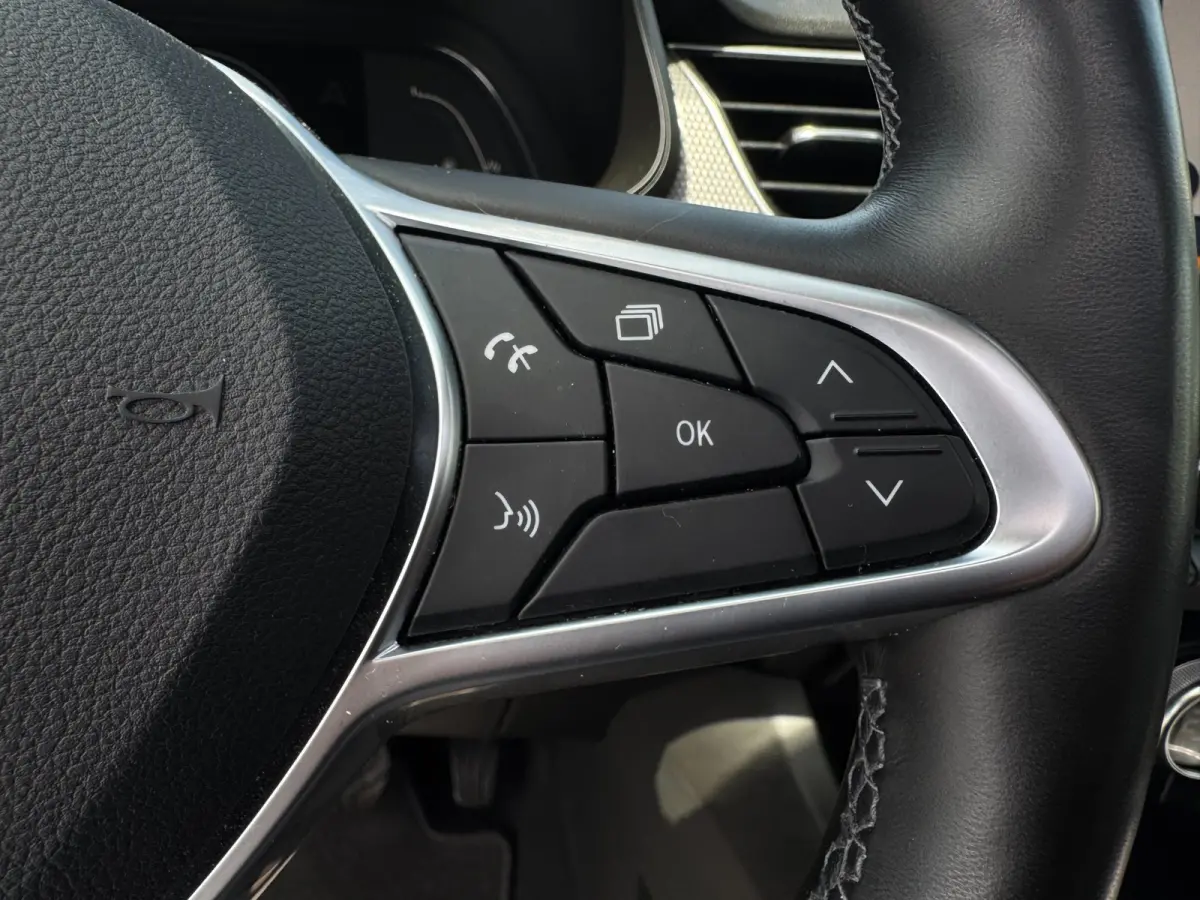 1.6 E-Tech Hybrid 145 Intens TREKHAAK / PANO / LEDER / LED / CARPLAY / STOELVERW. / ELEKTR STOEL / CRUISE / CAMERA