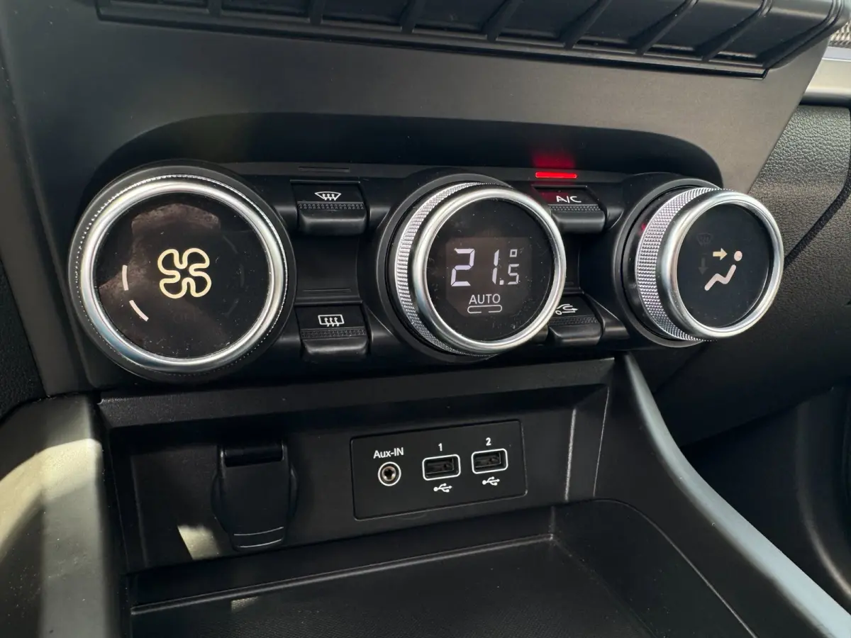 1.6 E-Tech Hybrid 145 Intens TREKHAAK / PANO / LEDER / LED / CARPLAY / STOELVERW. / ELEKTR STOEL / CRUISE / CAMERA