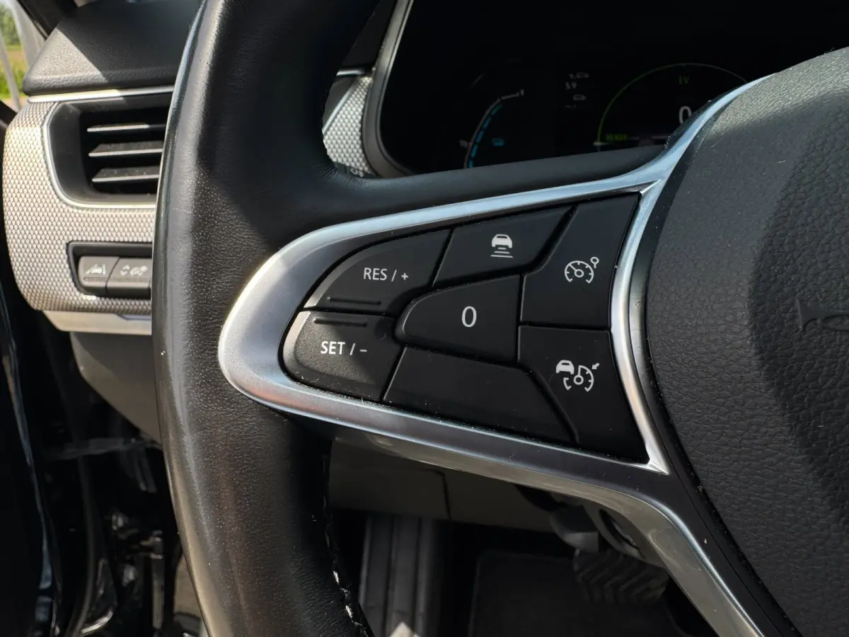 1.6 E-Tech Hybrid 145 Intens TREKHAAK / PANO / LEDER / LED / CARPLAY / STOELVERW. / ELEKTR STOEL / CRUISE / CAMERA