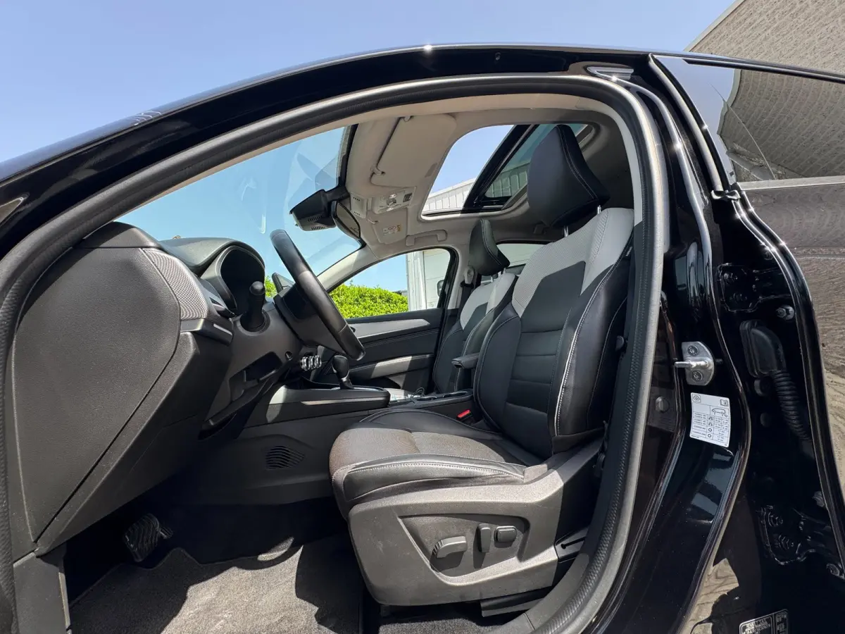1.6 E-Tech Hybrid 145 Intens TREKHAAK / PANO / LEDER / LED / CARPLAY / STOELVERW. / ELEKTR STOEL / CRUISE / CAMERA