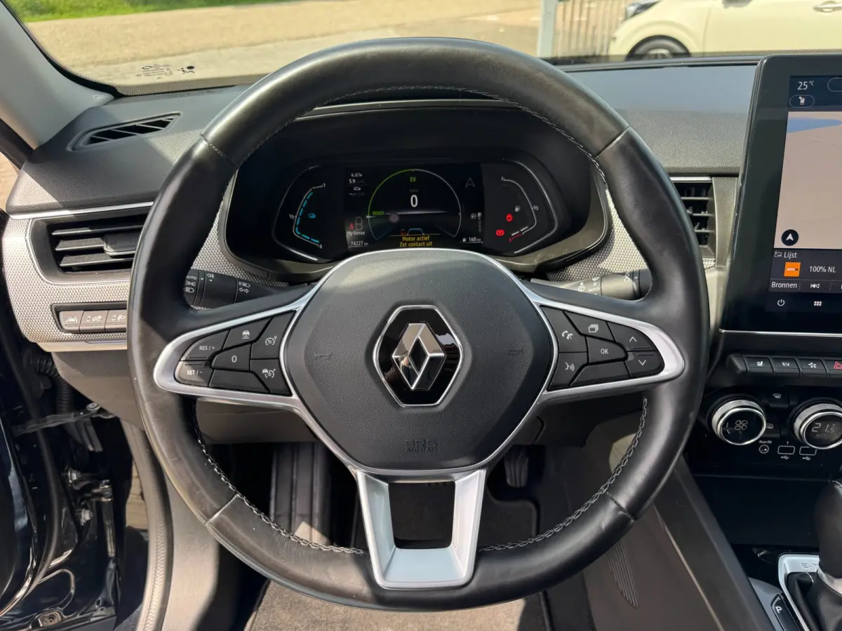 1.6 E-Tech Hybrid 145 Intens TREKHAAK / PANO / LEDER / LED / CARPLAY / STOELVERW. / ELEKTR STOEL / CRUISE / CAMERA