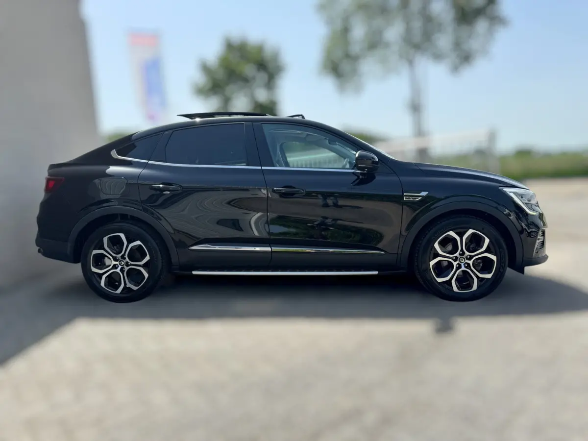1.6 E-Tech Hybrid 145 Intens TREKHAAK / PANO / LEDER / LED / CARPLAY / STOELVERW. / ELEKTR STOEL / CRUISE / CAMERA
