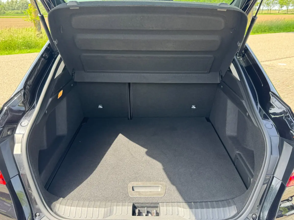 1.6 E-Tech Hybrid 145 Intens TREKHAAK / PANO / LEDER / LED / CARPLAY / STOELVERW. / ELEKTR STOEL / CRUISE / CAMERA