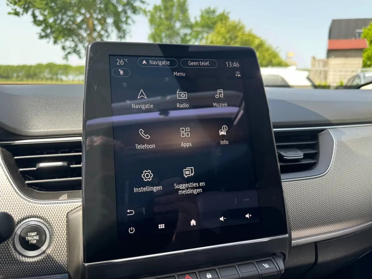 1.6 E-Tech Hybrid 145 Intens TREKHAAK / PANO / LEDER / LED / CARPLAY / STOELVERW. / ELEKTR STOEL / CRUISE / CAMERA