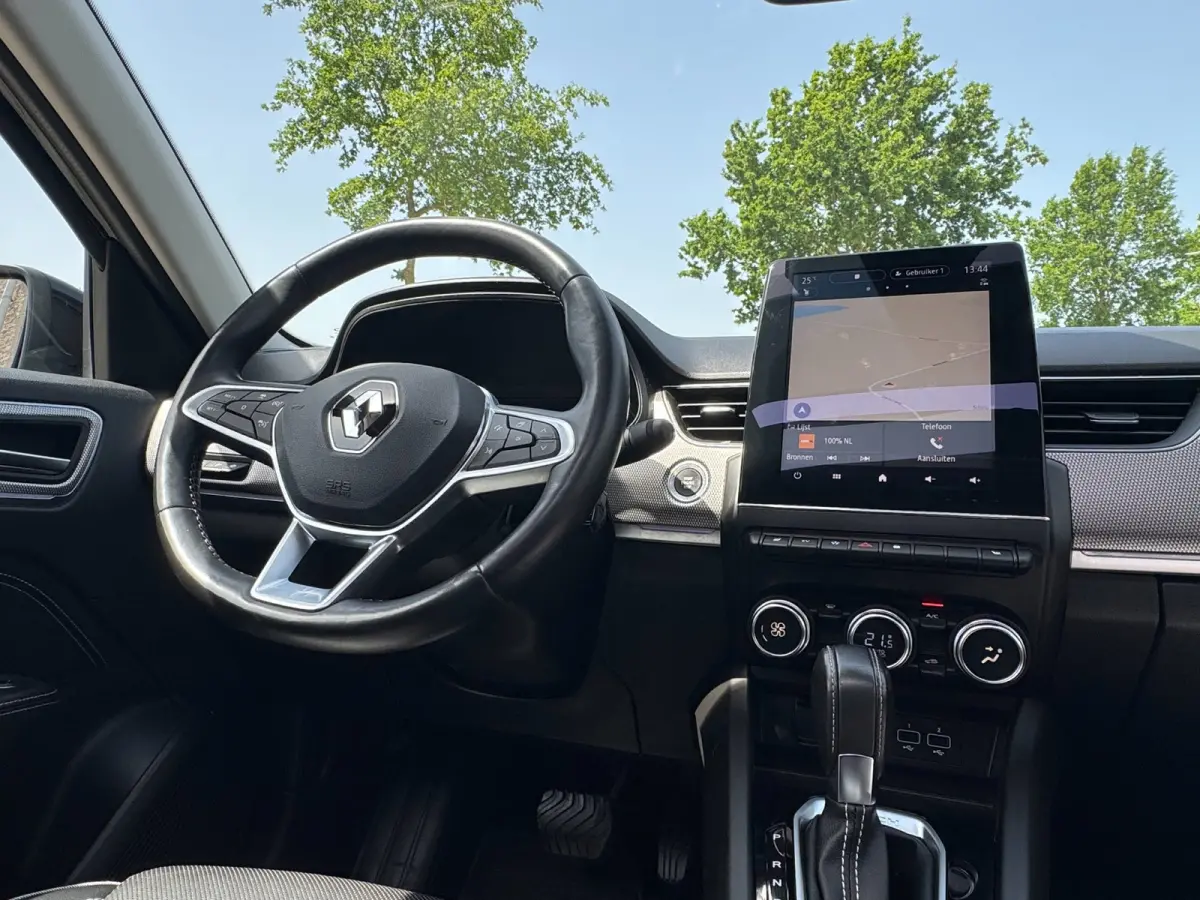 1.6 E-Tech Hybrid 145 Intens TREKHAAK / PANO / LEDER / LED / CARPLAY / STOELVERW. / ELEKTR STOEL / CRUISE / CAMERA