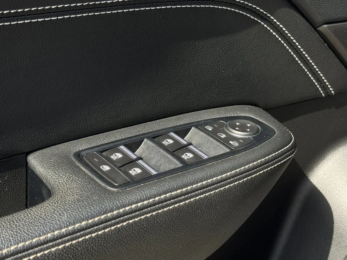 1.6 E-Tech Hybrid 145 Intens TREKHAAK / PANO / LEDER / LED / CARPLAY / STOELVERW. / ELEKTR STOEL / CRUISE / CAMERA