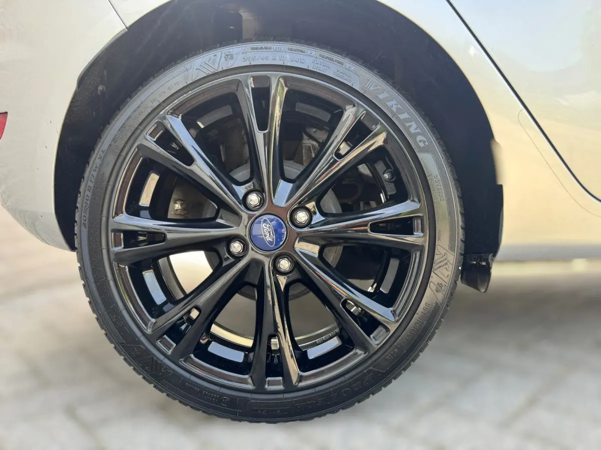 1.0 EcoBoost Titanium 1E EIGENAAR / KEYLESS GO / PDC / NAVI / CRUISE CONTROL / ZWARTE LMV /