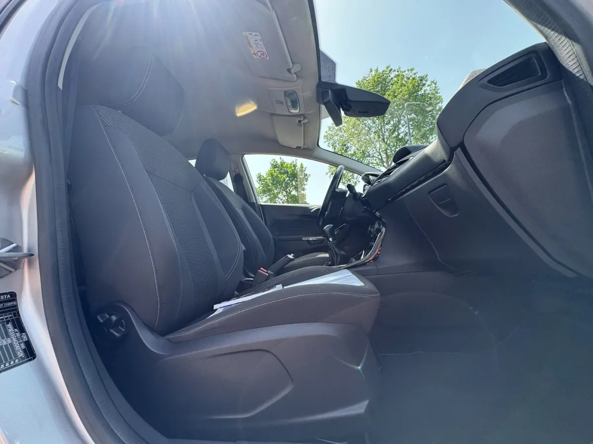 1.0 EcoBoost Titanium 1E EIGENAAR / KEYLESS GO / PDC / NAVI / CRUISE CONTROL / ZWARTE LMV /