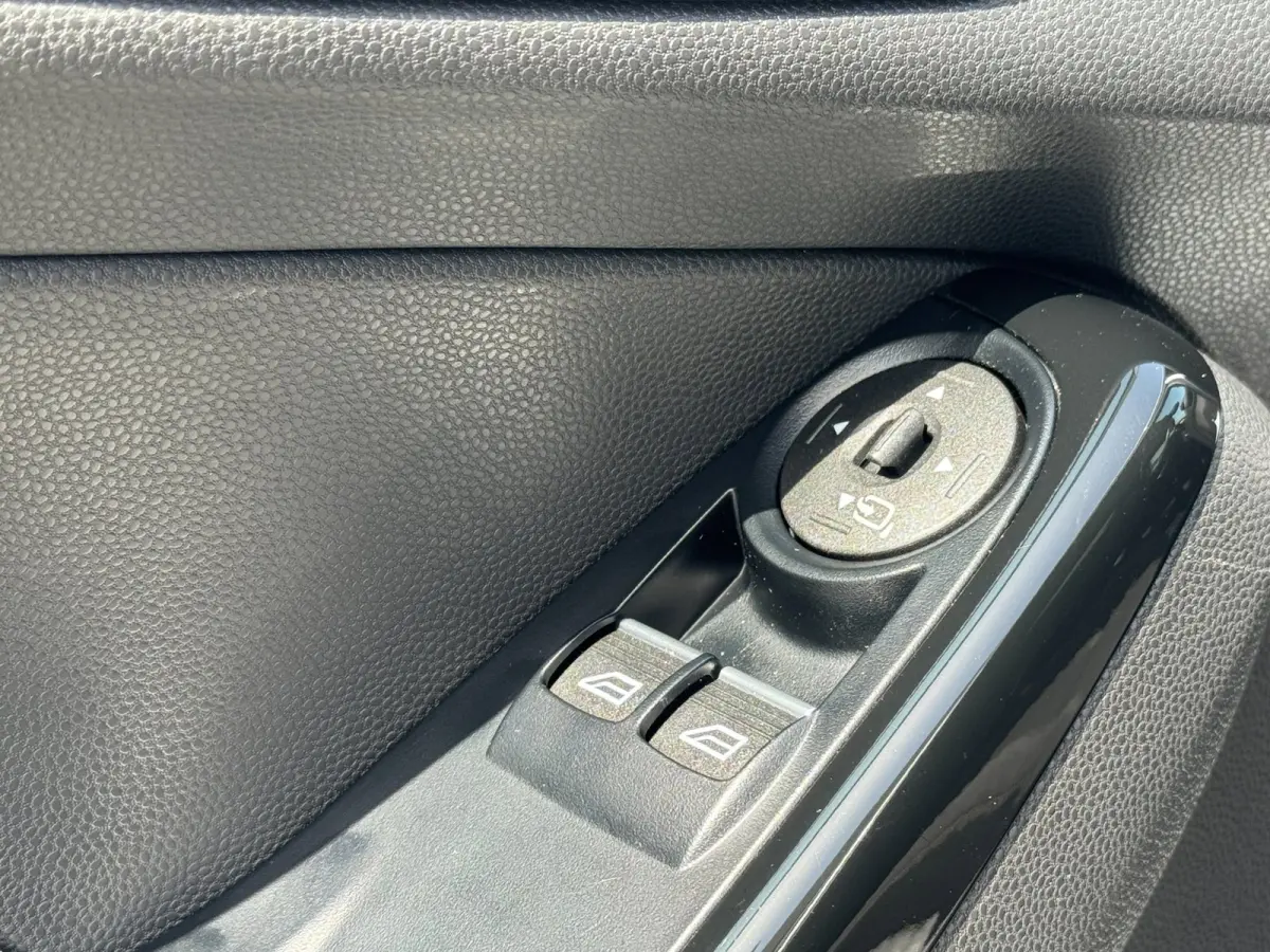 1.0 EcoBoost Titanium 1E EIGENAAR / KEYLESS GO / PDC / NAVI / CRUISE CONTROL / ZWARTE LMV /