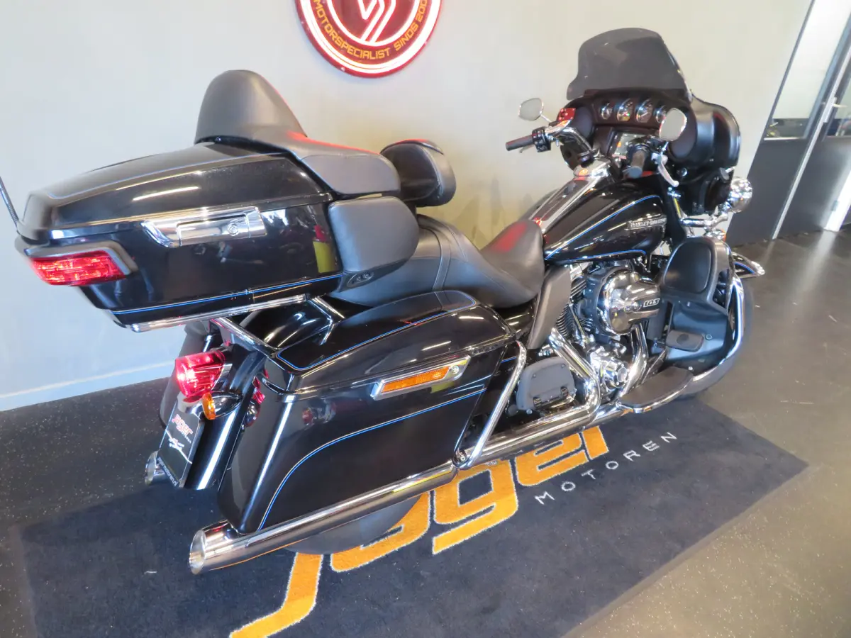 FLHTCU ULTRA GLIDE LIMITED TOPPER!