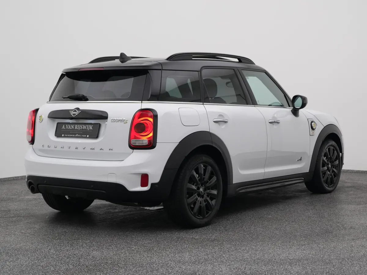 Mini 1.5 Cooper S E ALL4 | PANO | CAMERA | KEYLESS | LEDER | HUD