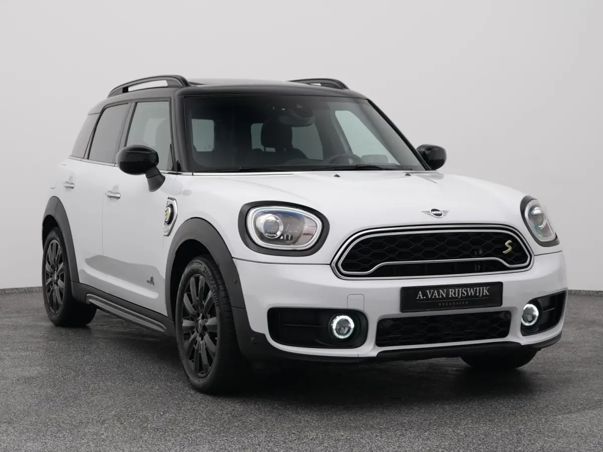 Mini 1.5 Cooper S E ALL4 | PANO | CAMERA | KEYLESS | LEDER | HUD