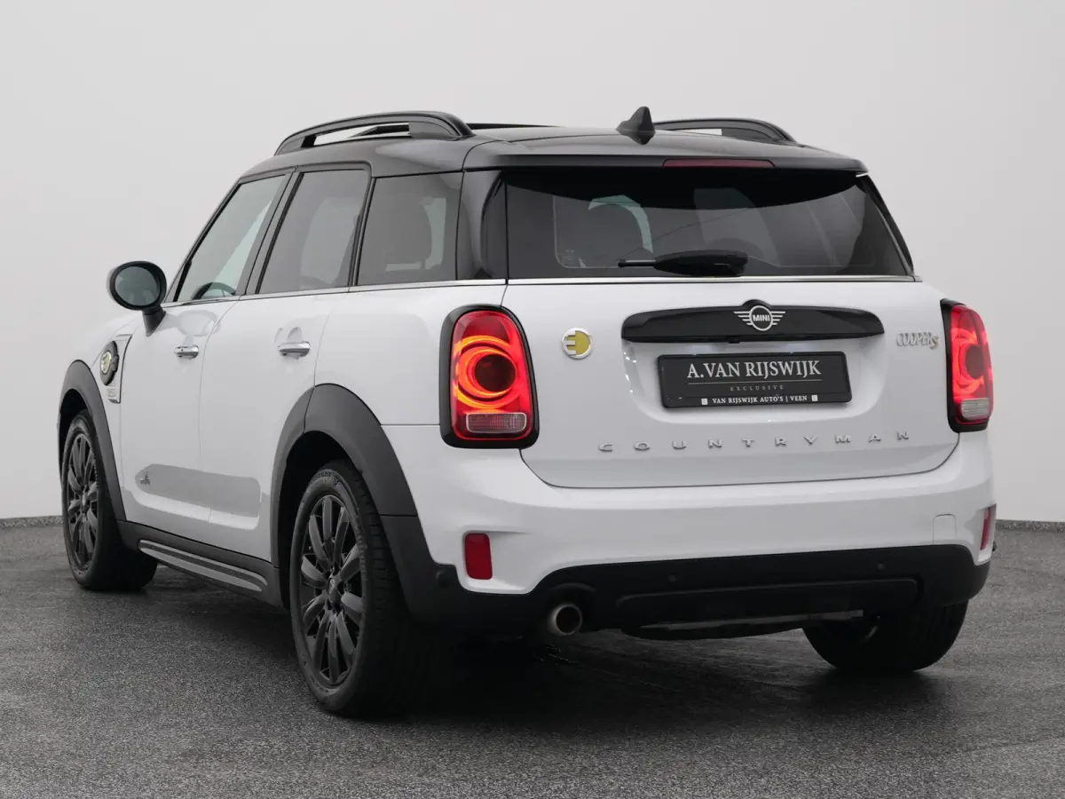 Mini 1.5 Cooper S E ALL4 | PANO | CAMERA | KEYLESS | LEDER | HUD