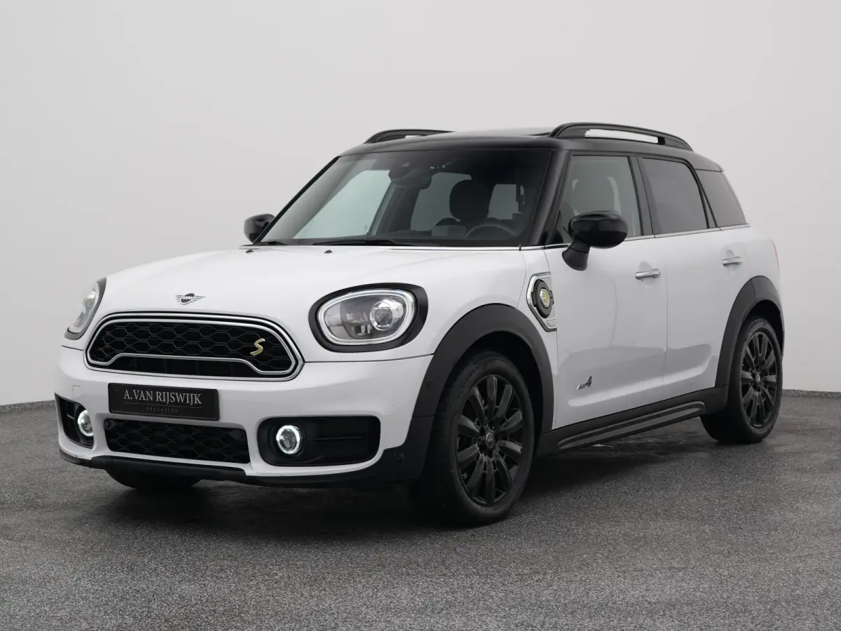 Mini 1.5 Cooper S E ALL4 | PANO | CAMERA | KEYLESS | LEDER | HUD