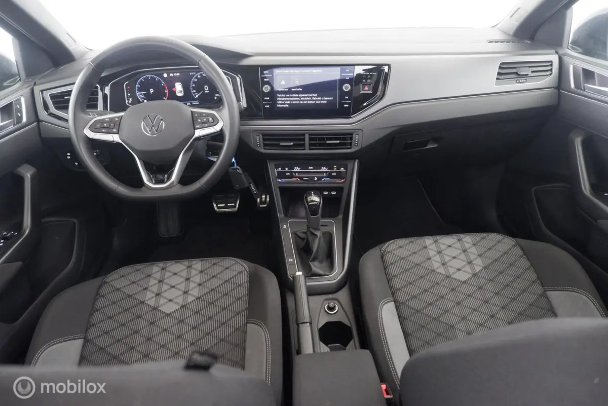 1.0 TSI Automaat R-Line pano|led|dab|pdc|lmv17