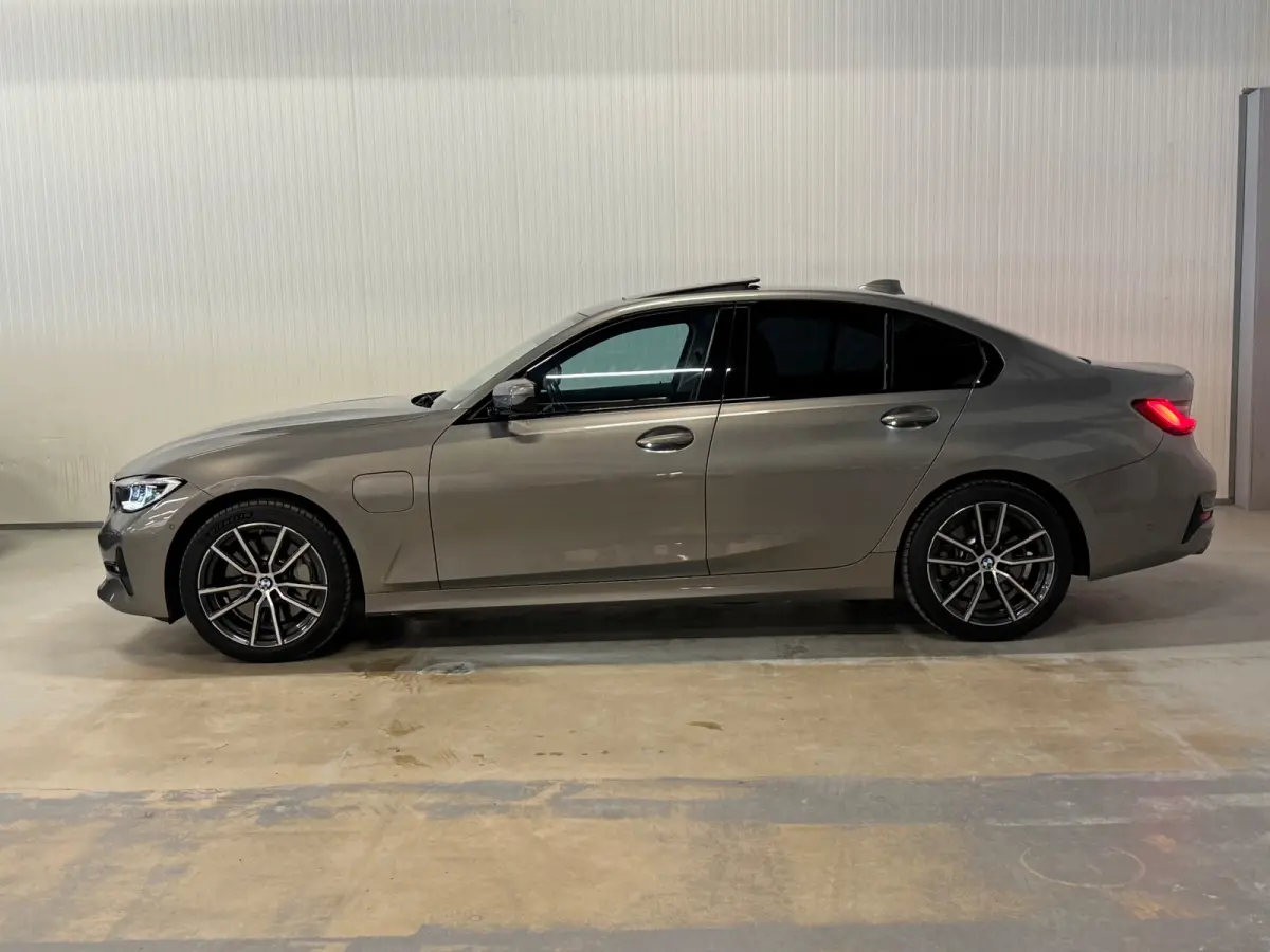 330e High Executive | M-SPORT | SCHUIF/KANTEL | ACC | HUD | TREKHAAK