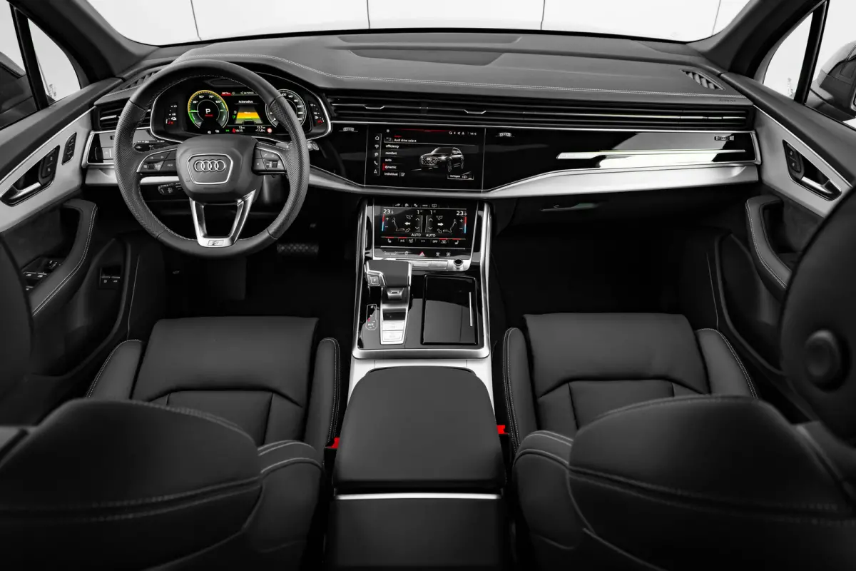 Pro Line S 55 TFSI e quattro 394 pk | Achterbank plus | Achterlichten in LED-techniek | Adaptive air suspension