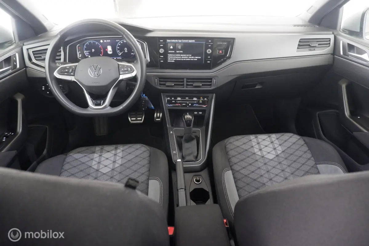1.0 TSI Automaat R-Line pano|led|dab|pdc|lmv17