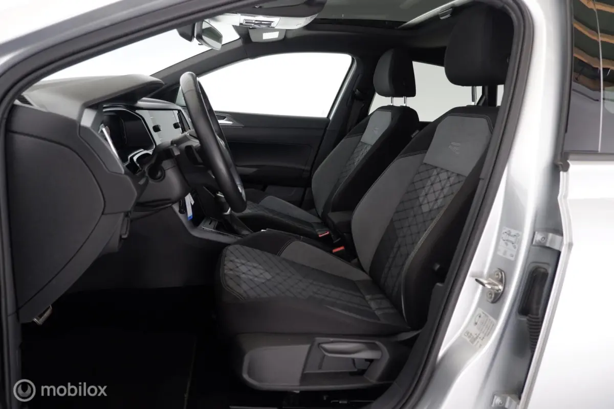 1.0 TSI Automaat R-Line pano|led|dab|pdc|lmv17