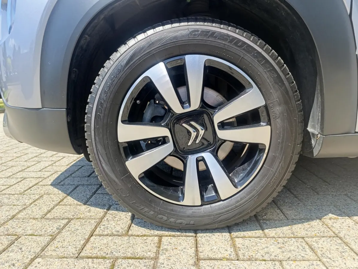1.2 PureTech Shine | Parkeersensoren | Stoelverwarming | Navigatie | Lane Keeping | Climate Control