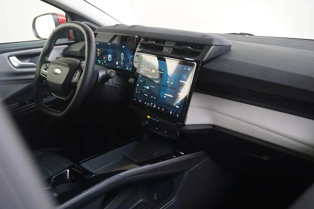 Premium 44 kWh | Trekhaak Afneembaar! | Achteruitrijcamera | Airco (automatisch) | Audio installatie premium
