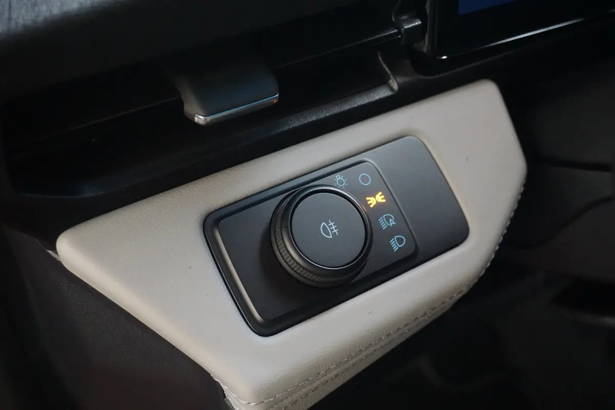 Premium 44 kWh | Trekhaak Afneembaar! | Achteruitrijcamera | Airco (automatisch) | Audio installatie premium