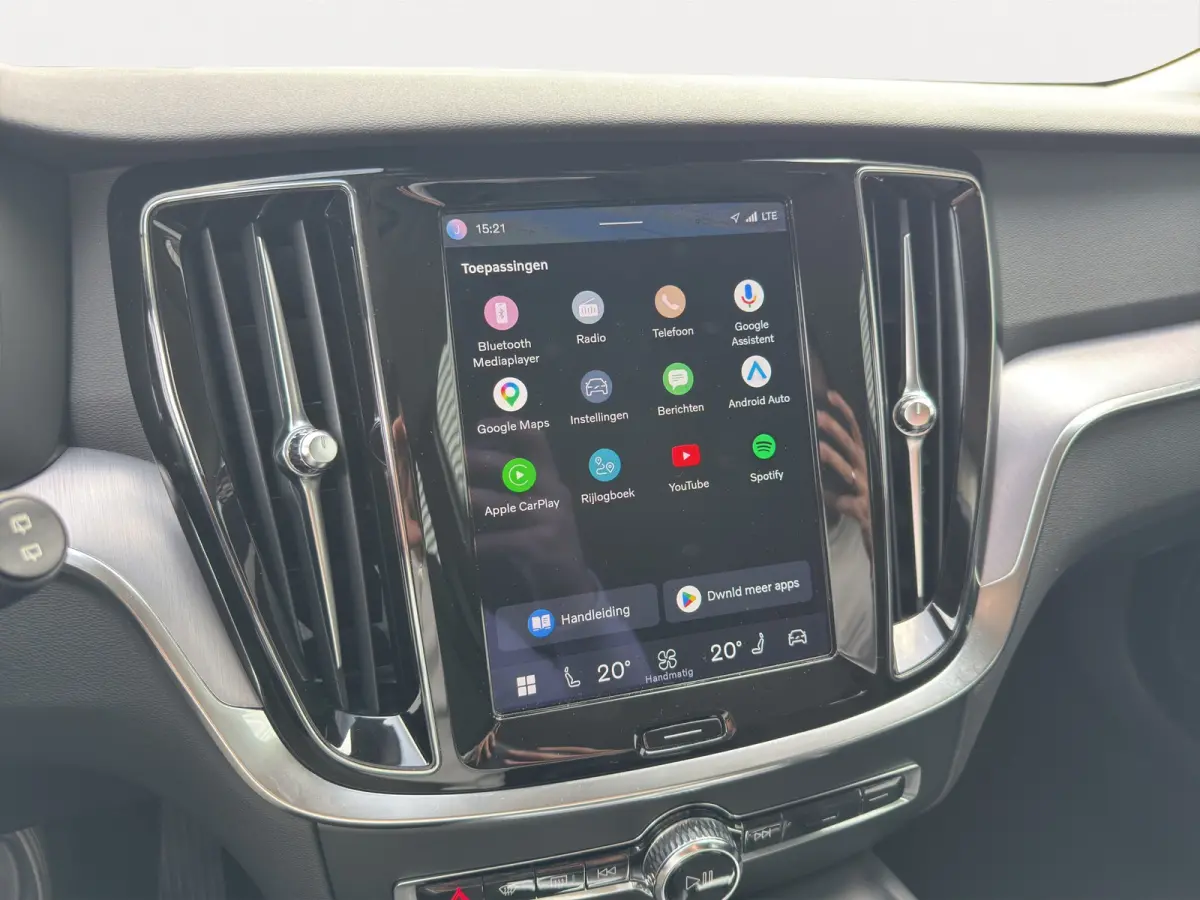 2.0 B4 Core | Apple Carplay/Android Auto|telefoonintegratie premium | Audio installatie | Cruise control adaptief met Stop&Go en stuurhulp