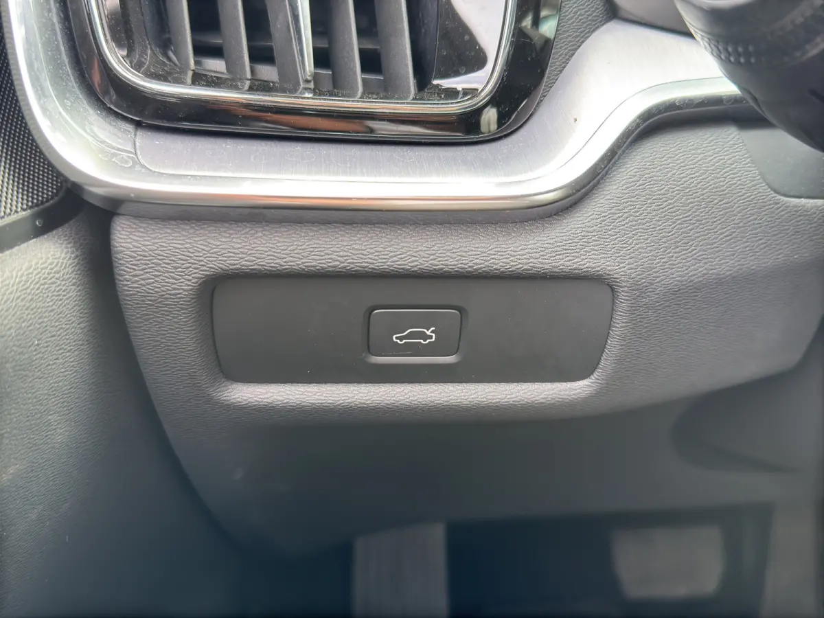 2.0 B4 Core | Apple Carplay/Android Auto|telefoonintegratie premium | Audio installatie | Cruise control adaptief met Stop&Go en stuurhulp