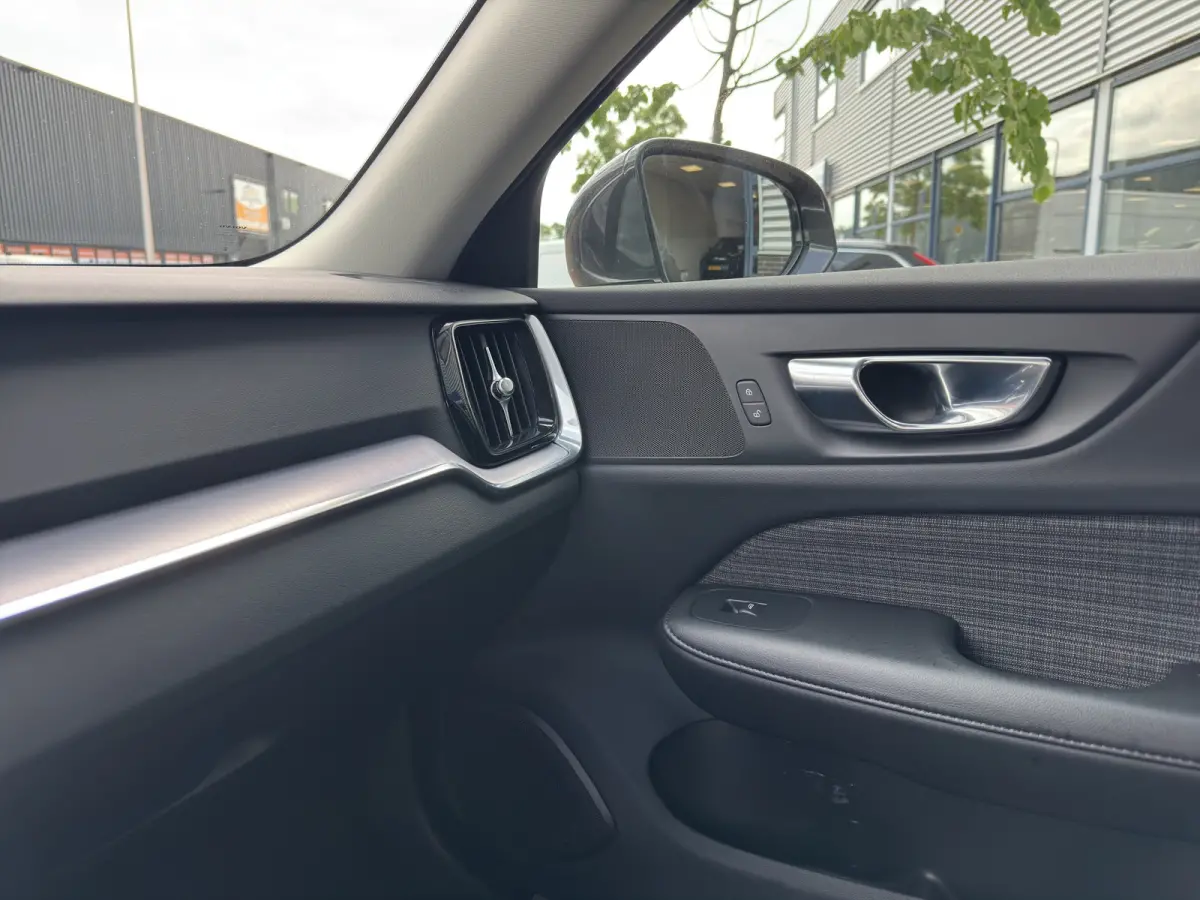 2.0 B4 Core | Apple Carplay/Android Auto|telefoonintegratie premium | Audio installatie | Cruise control adaptief met Stop&Go en stuurhulp