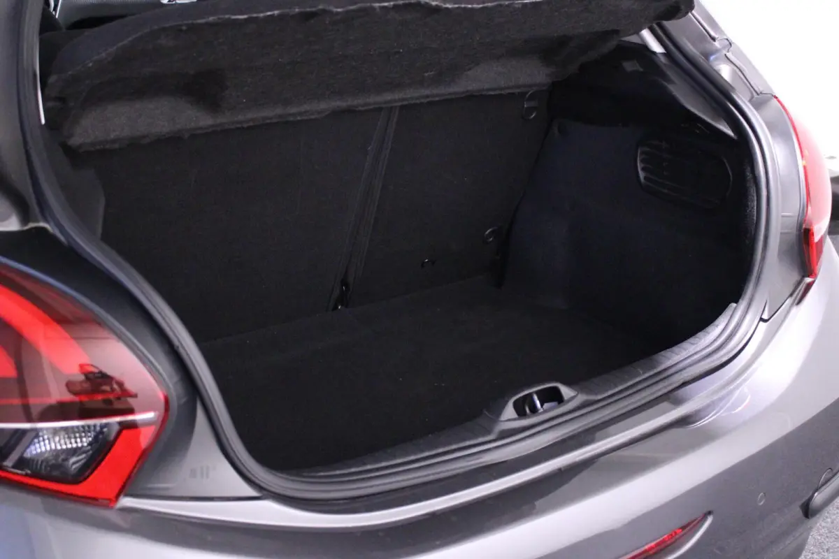 1.2 PureTech Allure | PDC | Apple CarPlay |